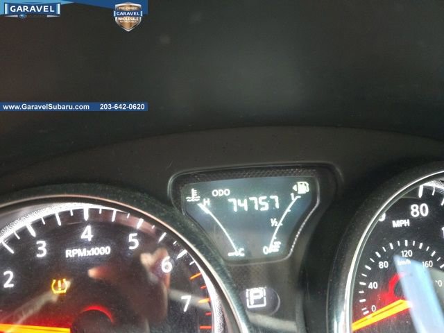 Used 2016 Nissan Versa SV image 4