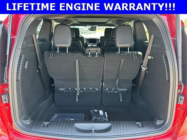 New 2026 Chrysler Pacifica Select image 10