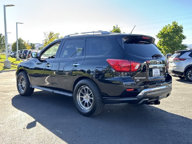 Used 2018 Nissan Pathfinder SL AWD/4WD image 5