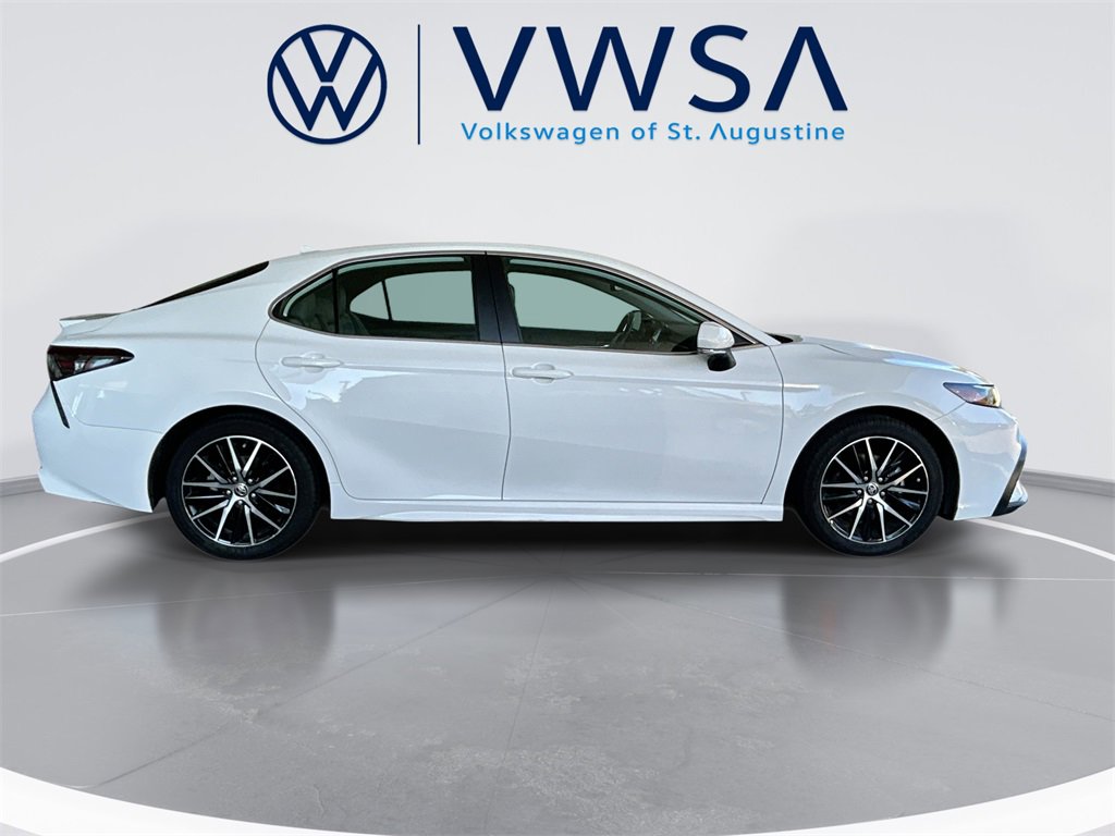 Used 2024 Toyota Camry SE w/ Convenience Package image 9
