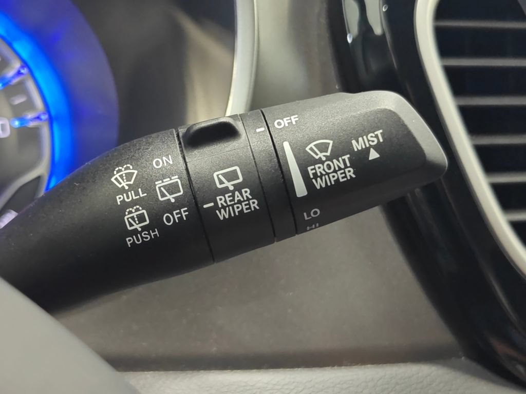 Used 2024 Chrysler Pacifica Touring-L FWD image 50