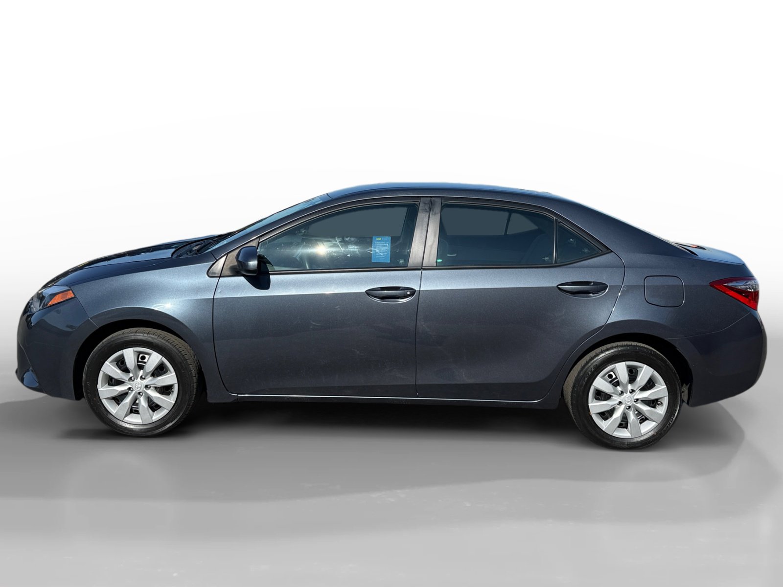 Used 2016 Toyota Corolla LE image 2