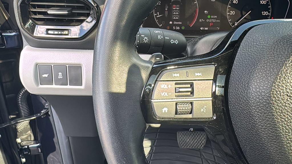 Certified 2025 Honda Pilot Touring image 17