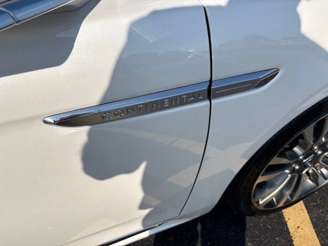 Used 2017 Lincoln Continental Reserve w/ Climate Package AWD/4WD image 5