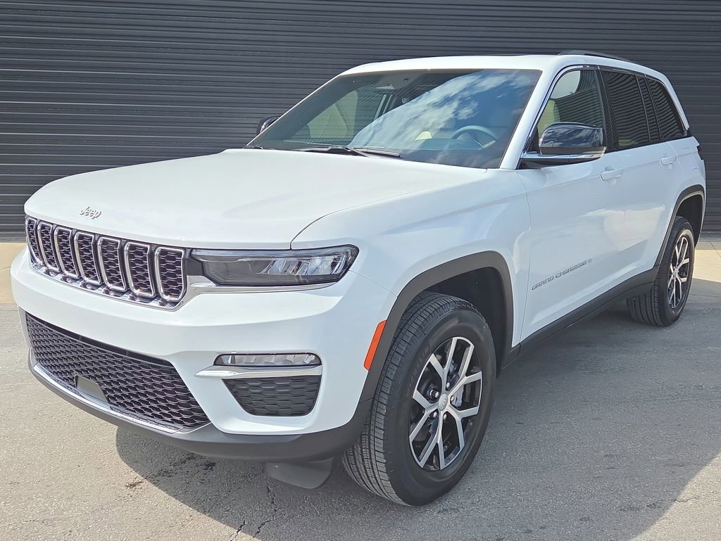 Used 2025 Jeep Grand Cherokee Limited AWD/4WD image 1