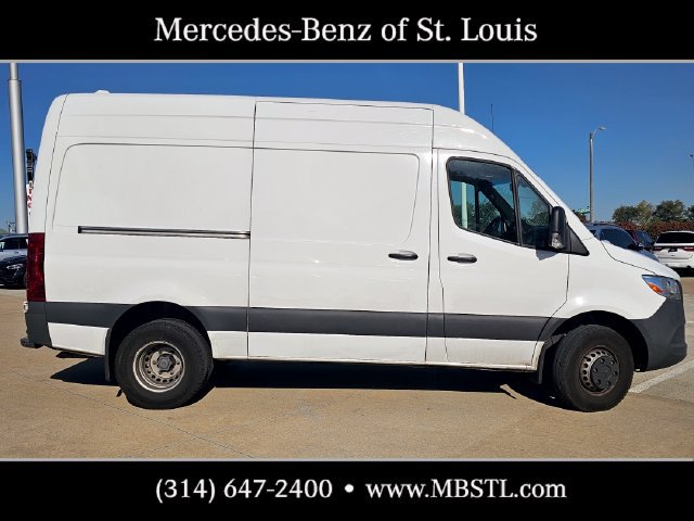 Used 2021 Mercedes-Benz Sprinter 3500 image 2