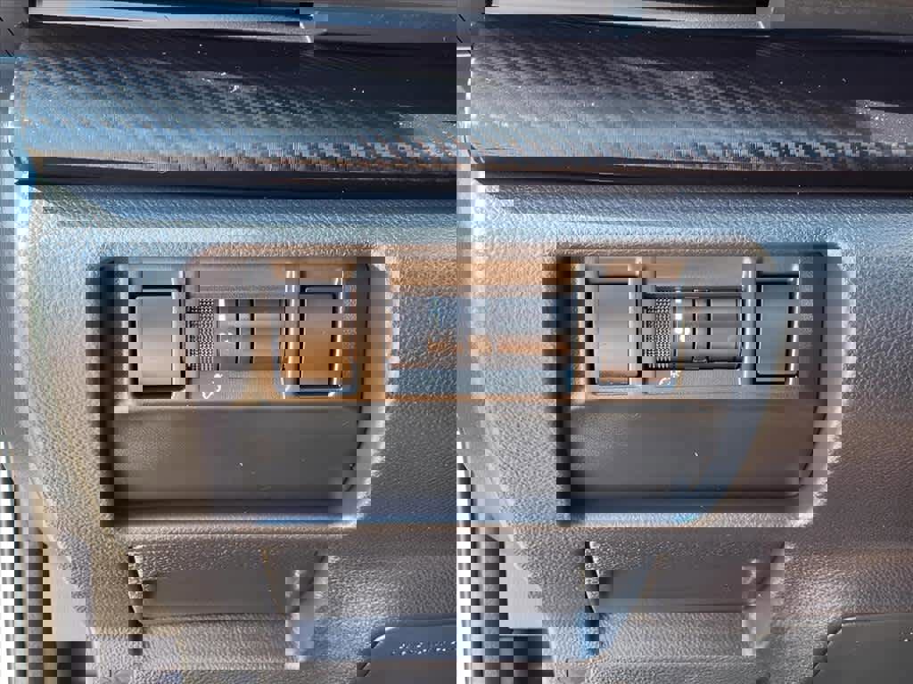 Used 2024 Subaru Crosstrek 2.0i Premium image 15