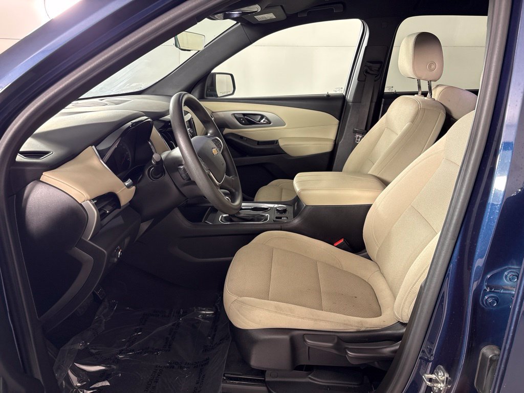 Used 2022 Chevrolet Traverse LS FWD image 32