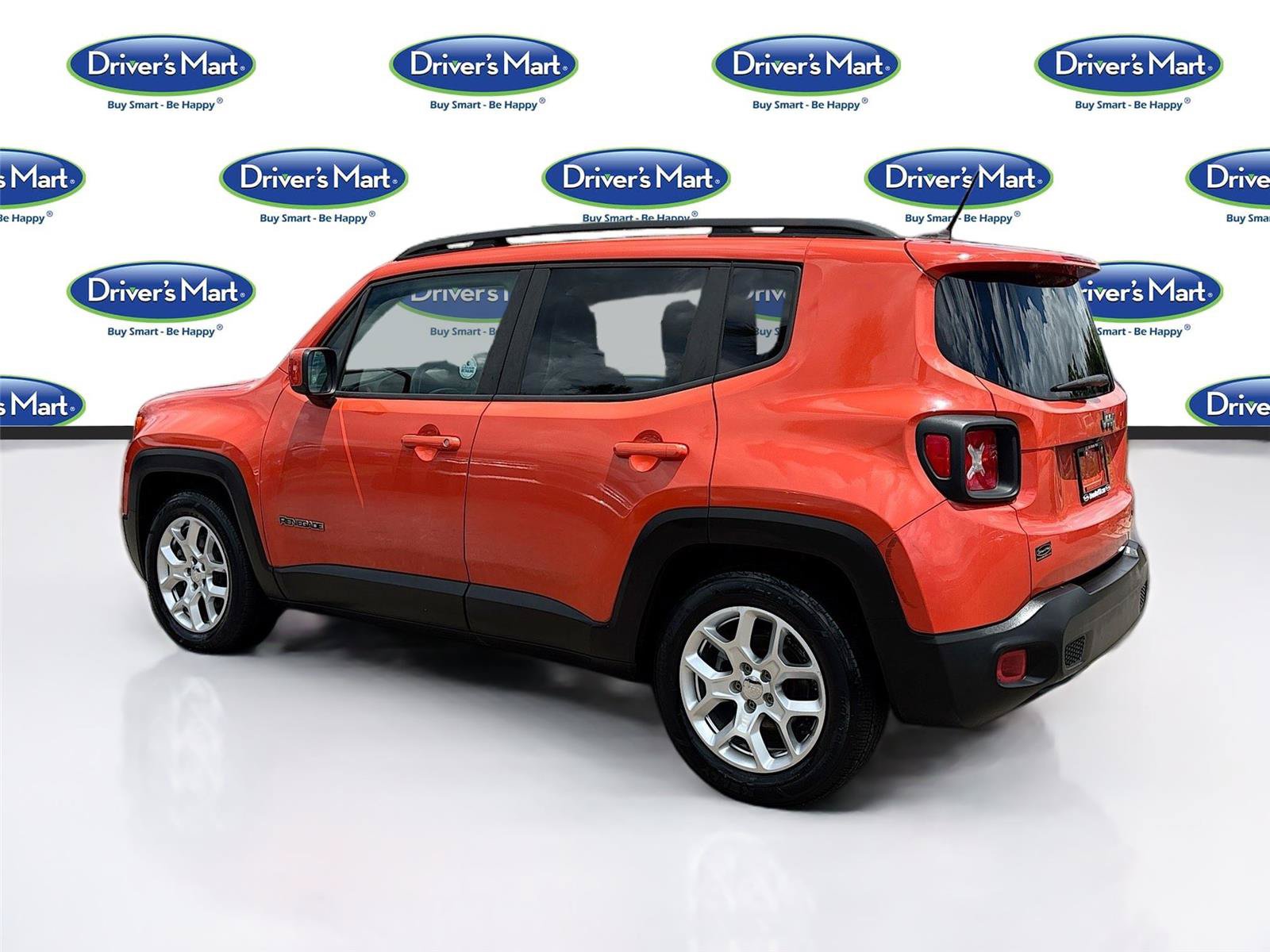 Used 2015 Jeep Renegade Latitude FWD image 5