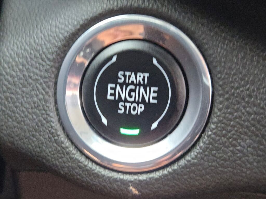 Used 2023 Buick Envision Essence image 30