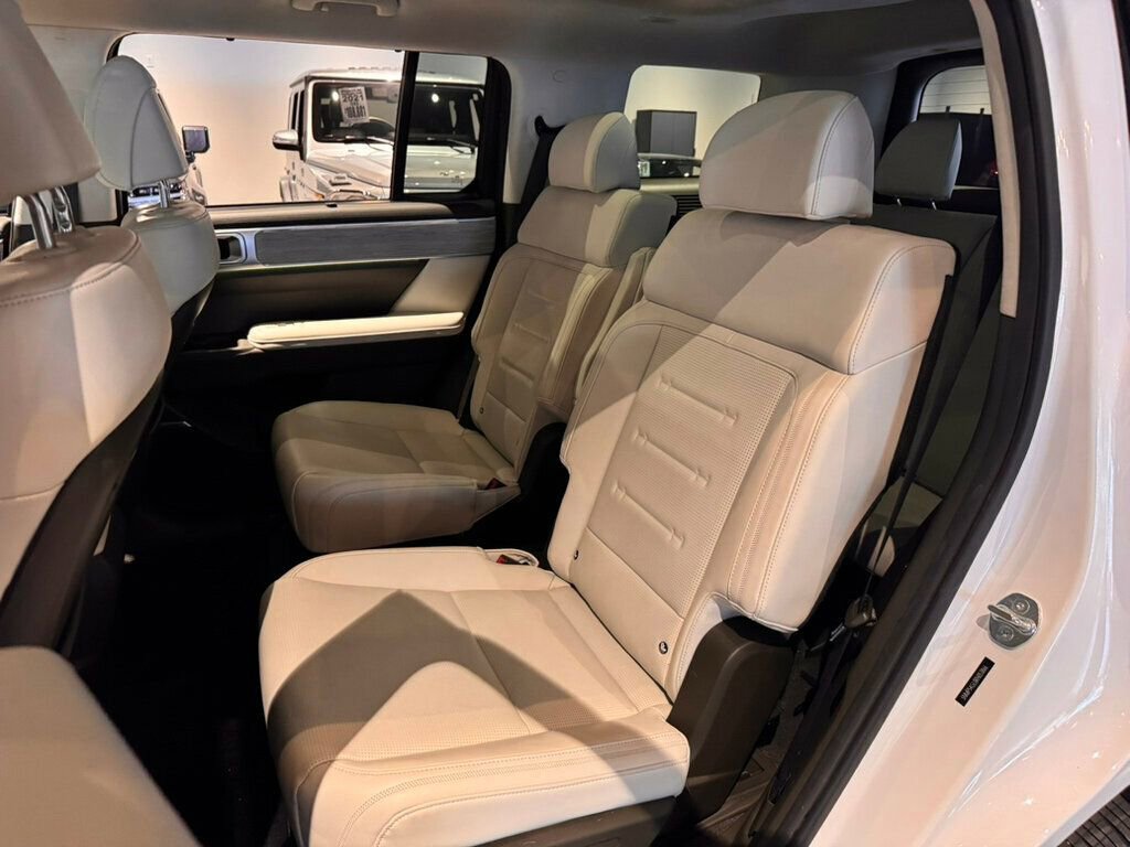 Used 2024 Hyundai Santa Fe Calligraphy image 13