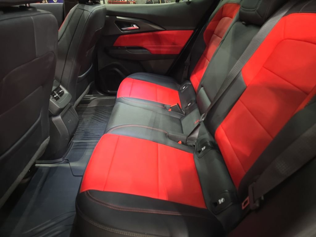 New 2025 Chevrolet Equinox EV RS w/ LPO, Illumination Package image 15