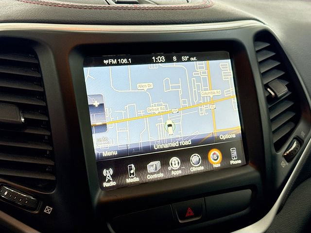 Used 2017 Jeep Cherokee Trailhawk image 14