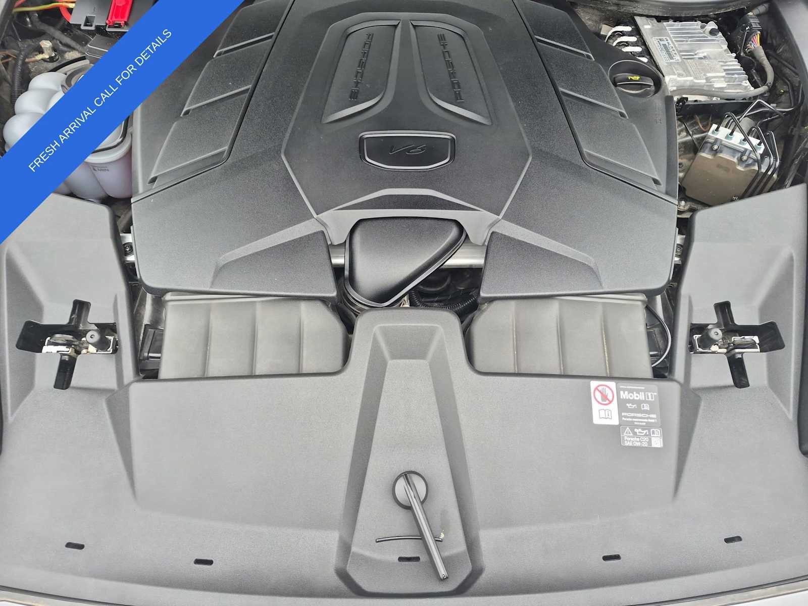 Used 2025 Porsche Cayenne Coupe AWD/4WD image 14