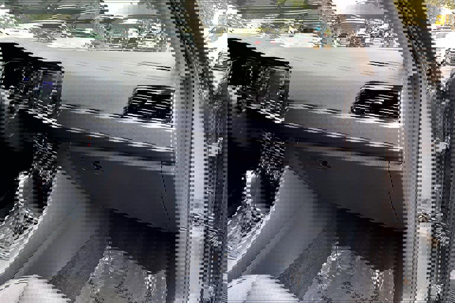 Certified 2023 Volkswagen Jetta SE image 19