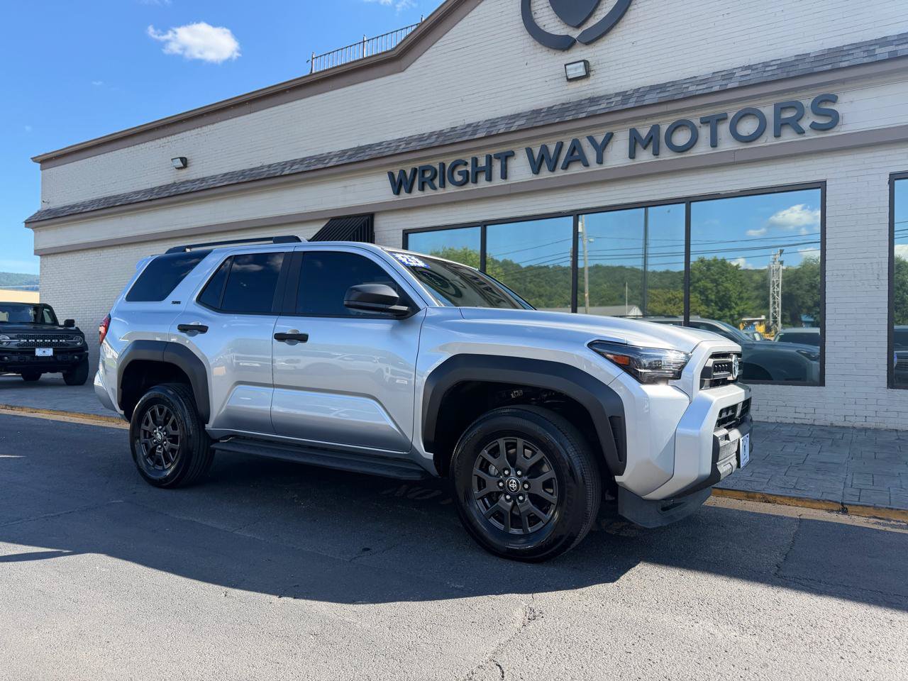 Used 2025 Toyota 4Runner SR5 AWD/4WD image 1