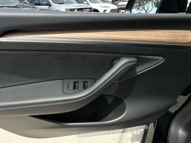 Used 2024 Tesla Model Y Long Range RWD image 21