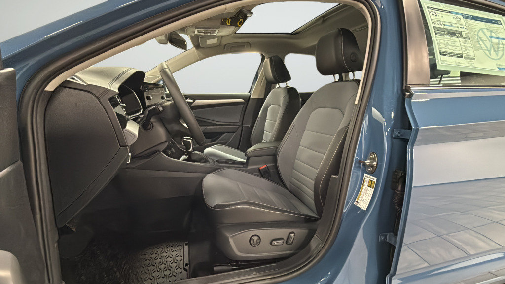 New 2026 Volkswagen Jetta SE FWD image 16
