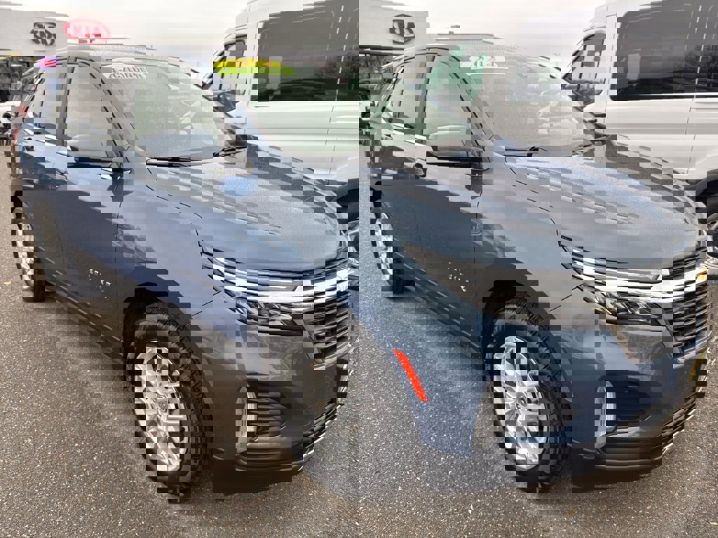 Used 2024 Chevrolet Equinox LT image 3