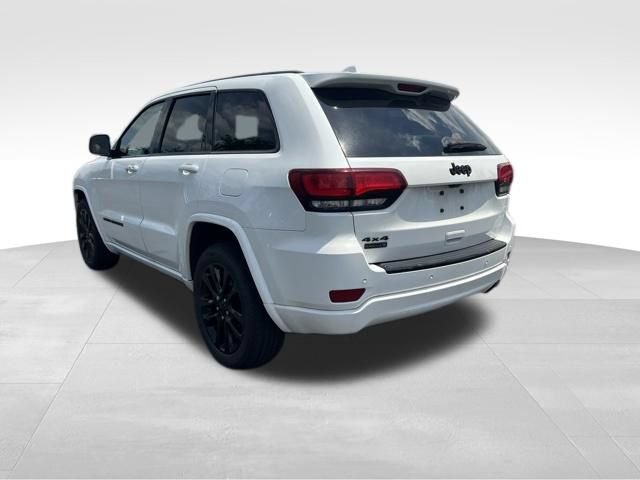 Used 2017 Jeep Grand Cherokee Altitude AWD/4WD image 5