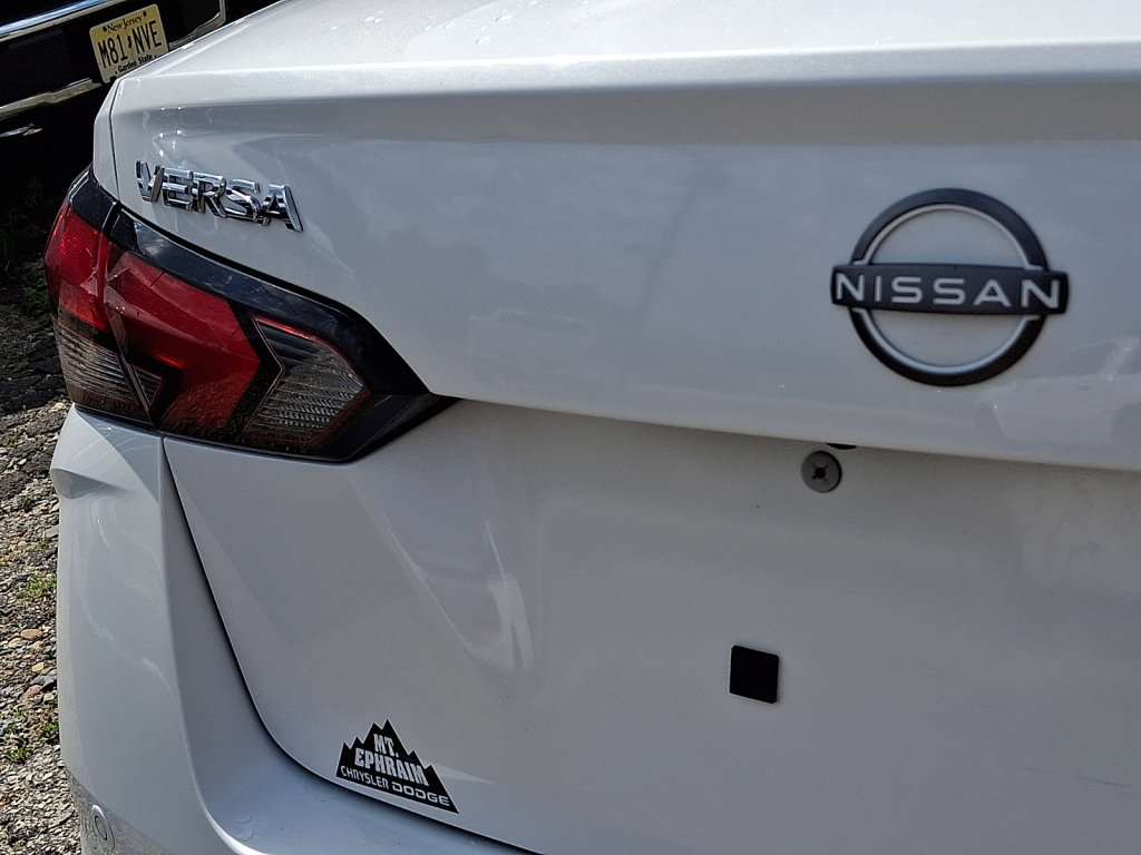Used 2024 Nissan Versa SV FWD image 16