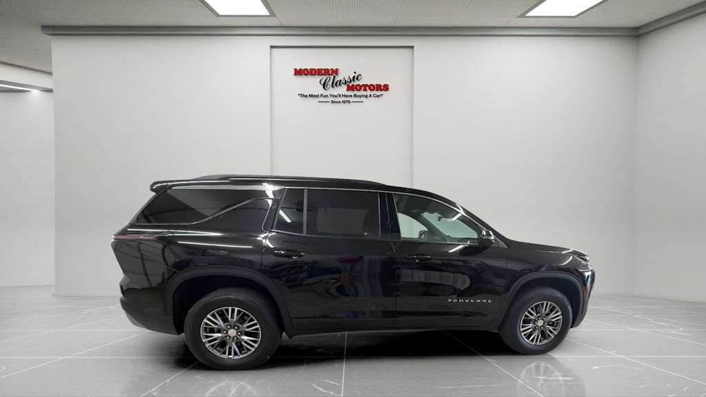 Used 2026 Chevrolet Traverse LT w/ Driver Confidence Package AWD/4WD image 8