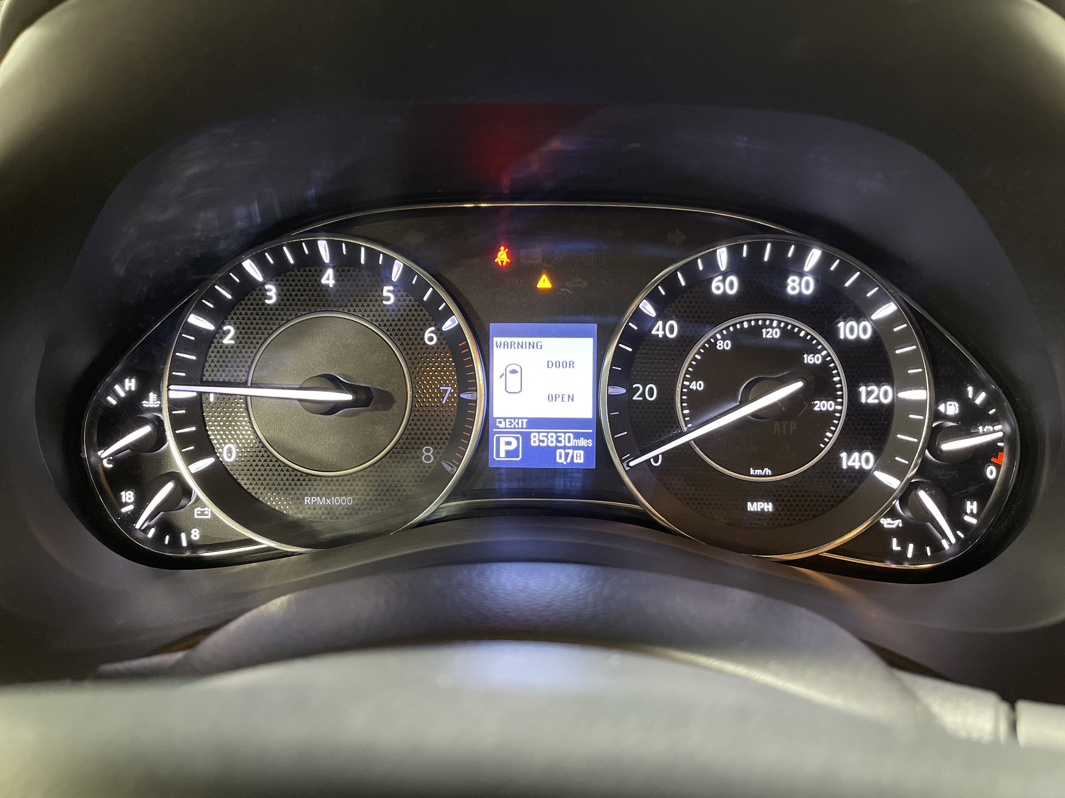 Used 2017 Nissan Armada Platinum w/ Interior Lighting Package image 23