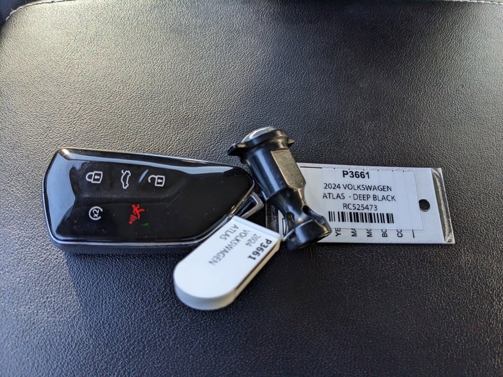 Used 2024 Volkswagen Atlas SE image 36