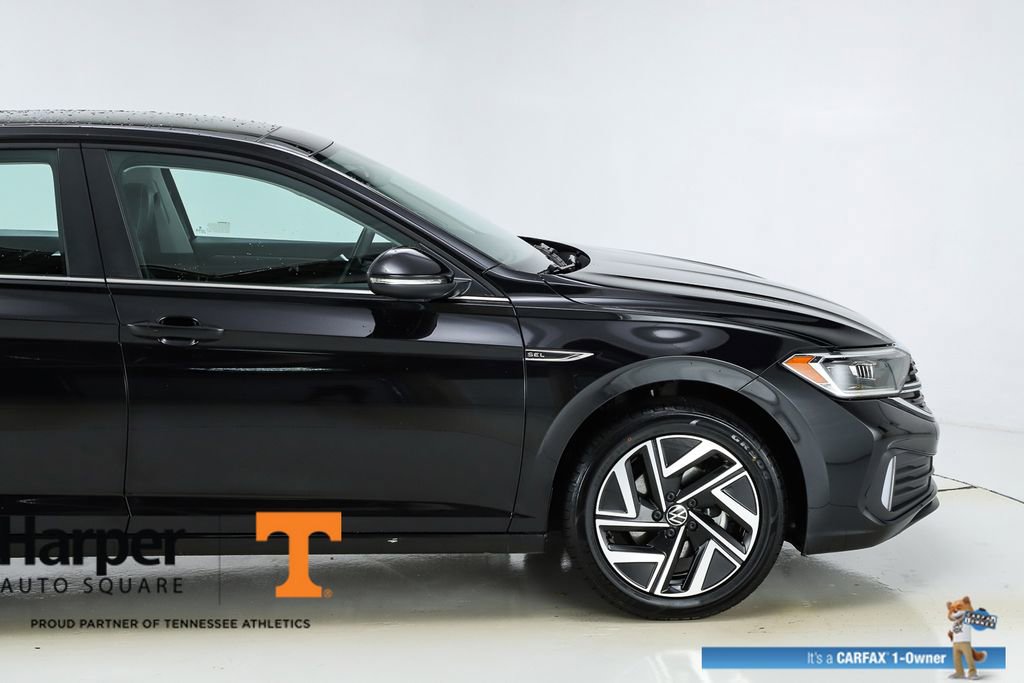 Used 2024 Volkswagen Jetta SEL FWD image 12