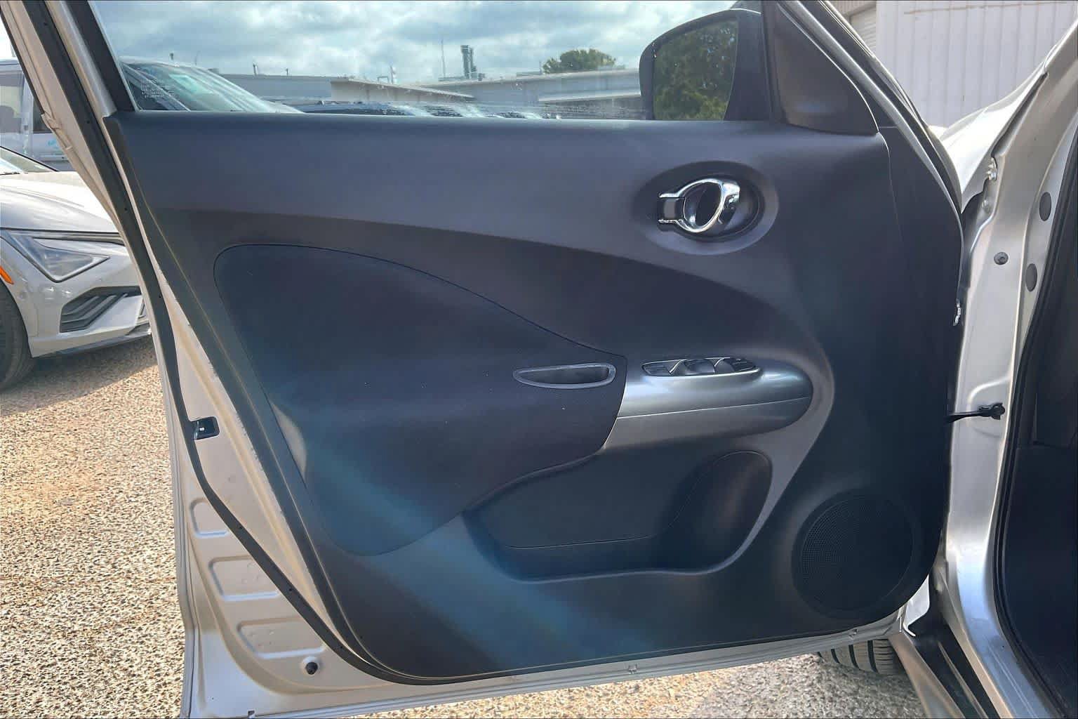 Used 2017 Nissan Juke S FWD image 22