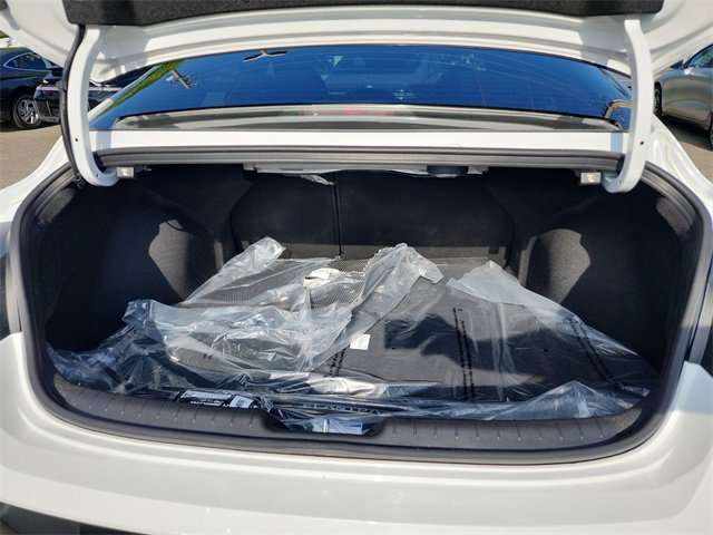 New 2025 Hyundai Elantra Limited image 8