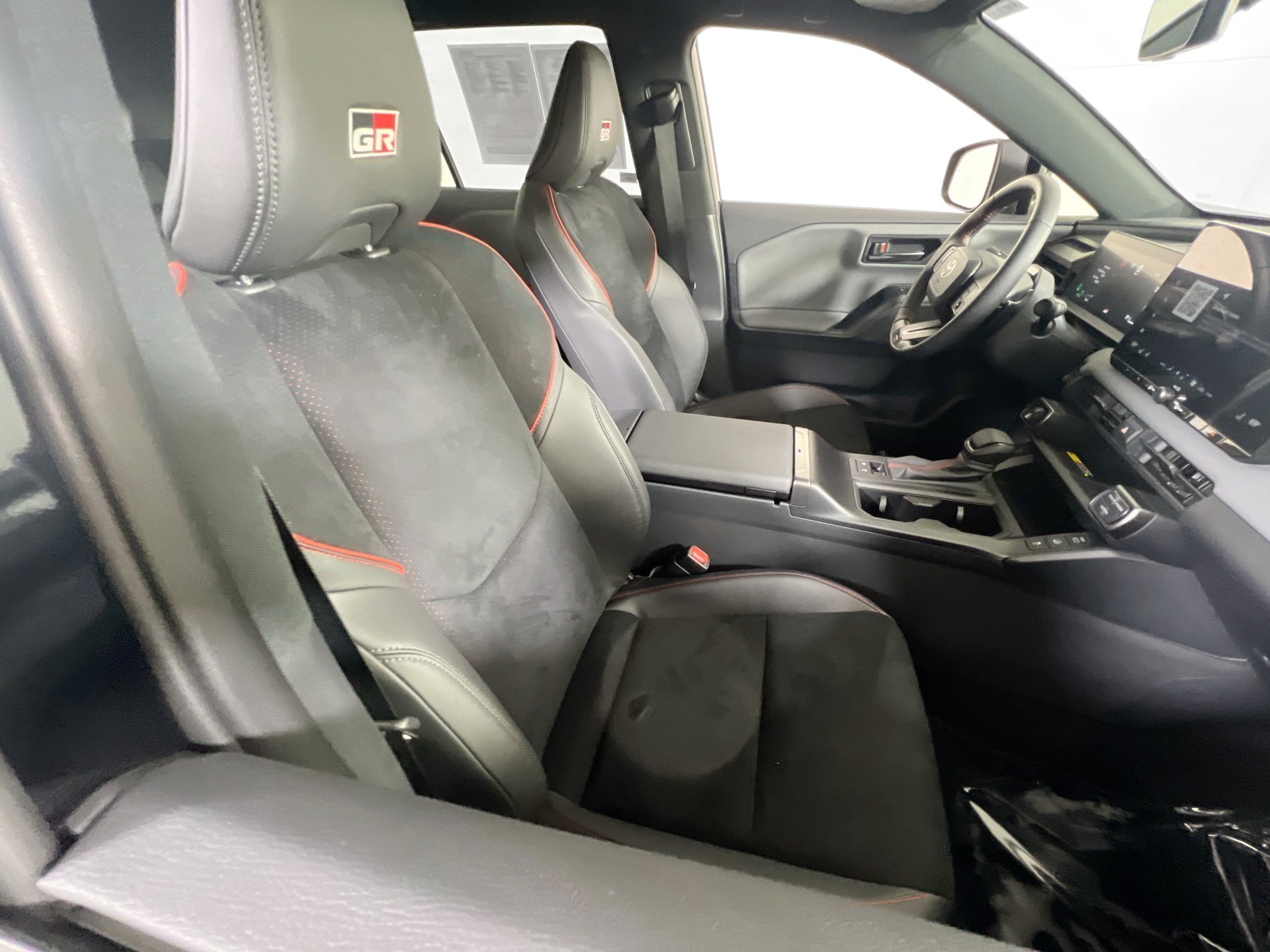 Used 2026 Toyota RAV4 AWD Plug-in Hybrid image 27