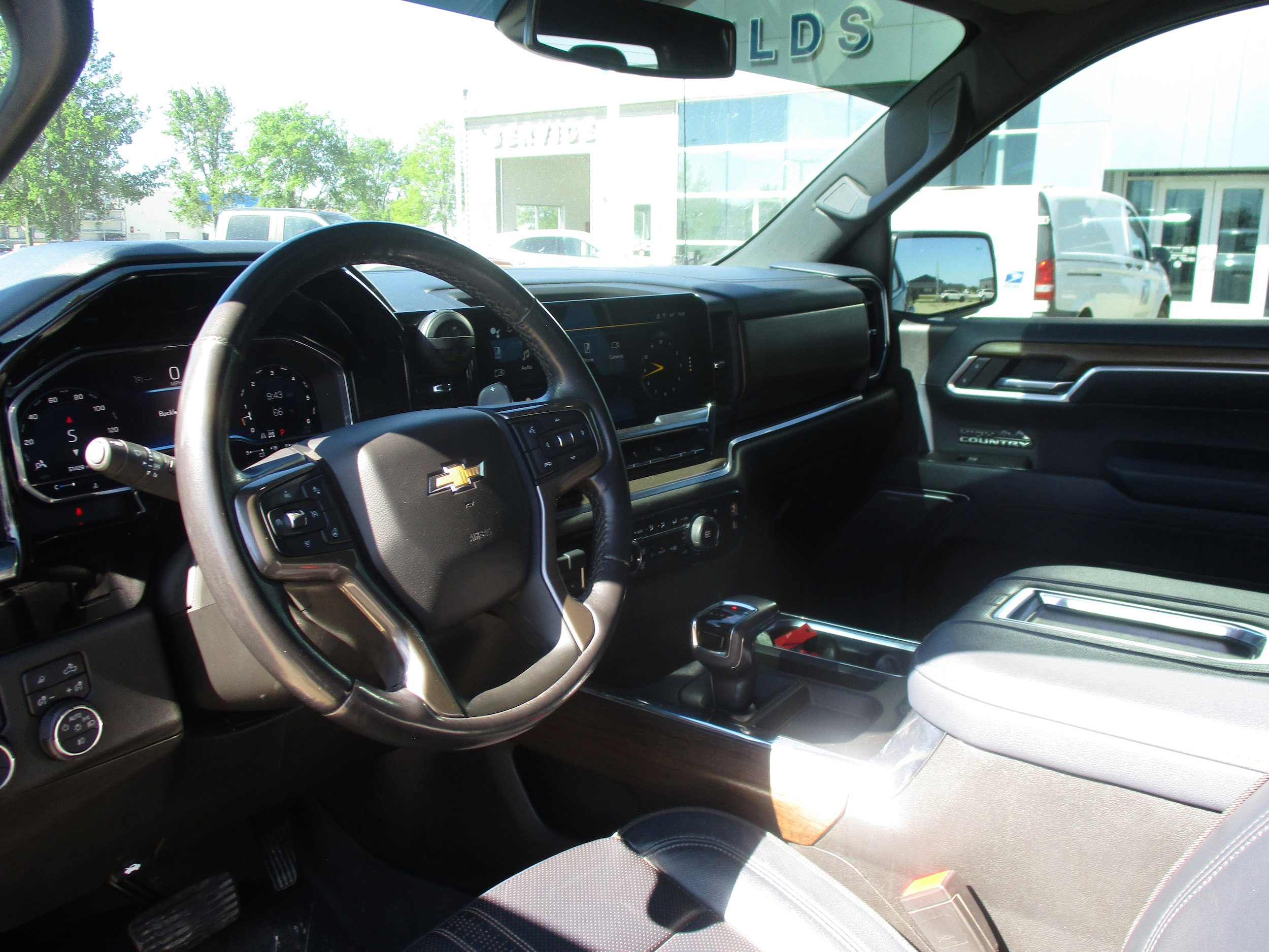 Used 2022 Chevrolet Silverado 1500 High Country w/ High Country Premium Package AWD/4WD image 10