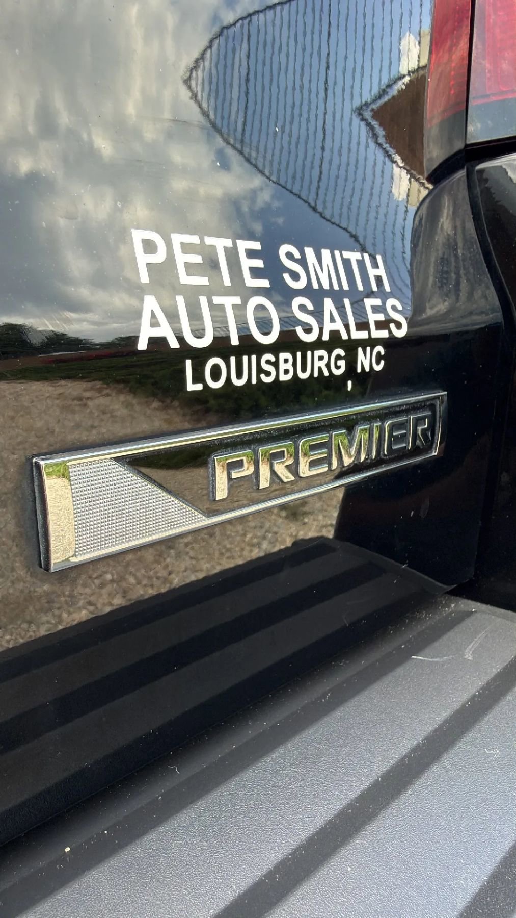 Used 2018 Chevrolet Tahoe Premier AWD/4WD image 9