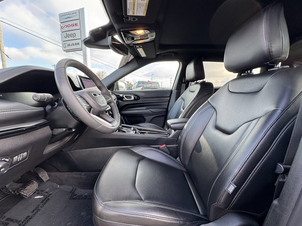 Used 2024 Jeep Compass Limited w/ High Altitude Package image 15