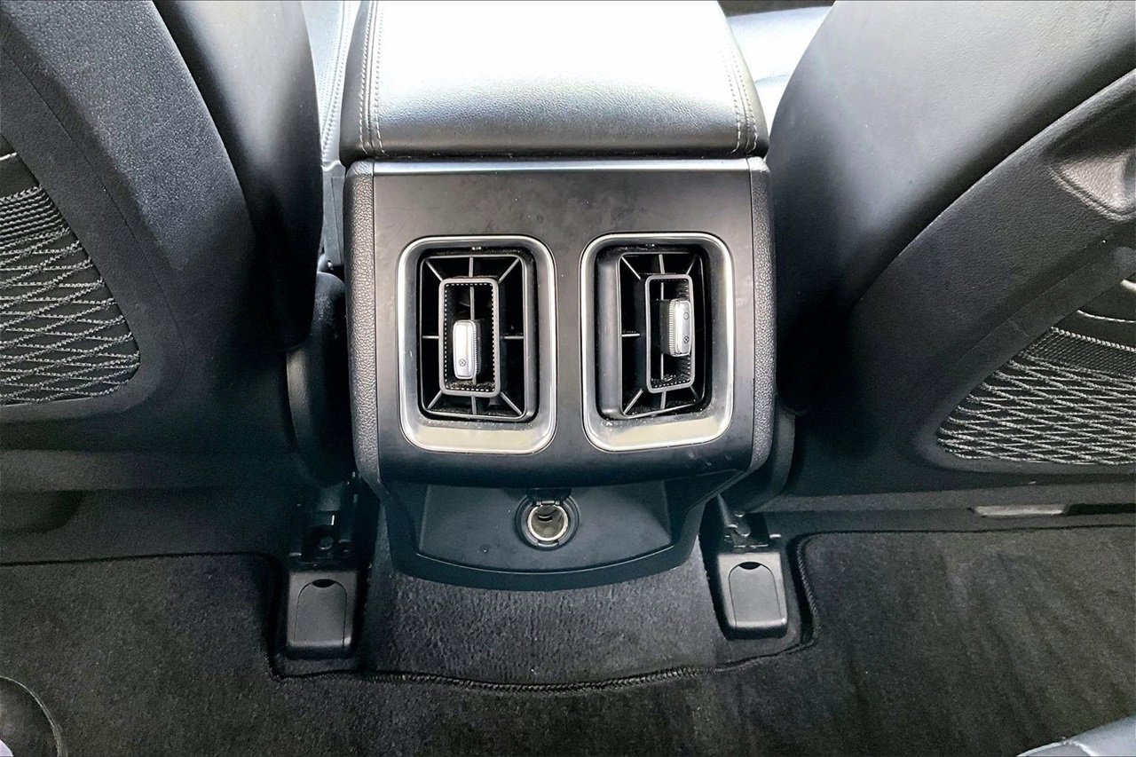 Used 2024 Kia Sorento S image 16