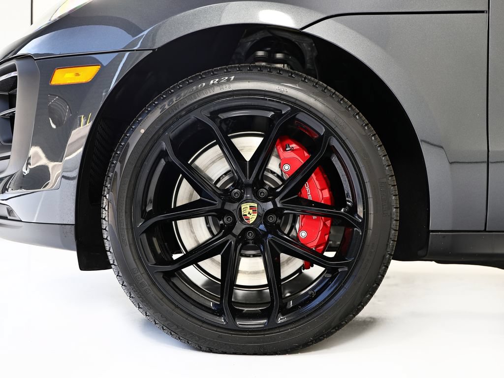 New 2026 Porsche Macan GTS AWD/4WD image 13