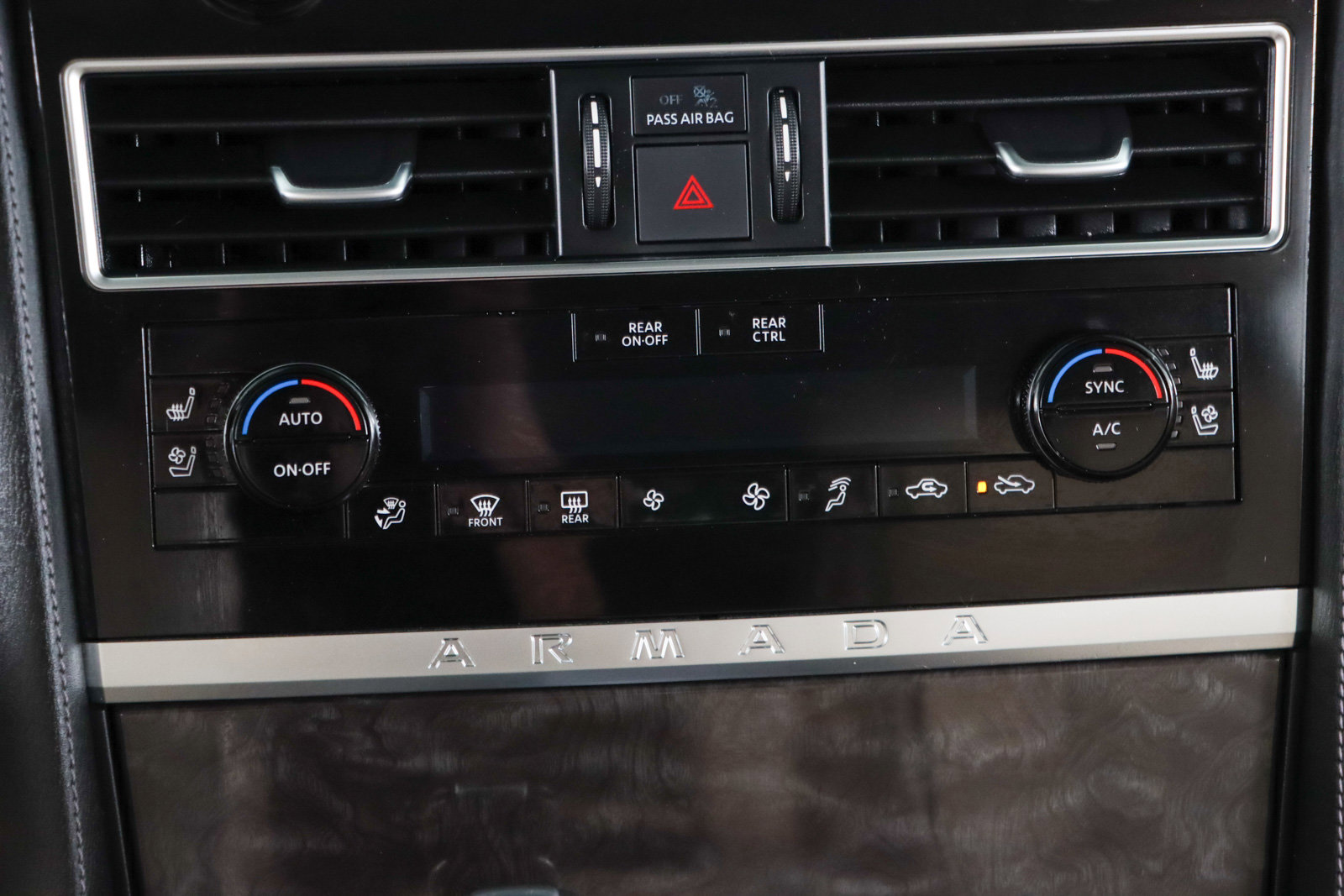 Used 2024 Nissan Armada Platinum w/ Captain's Chairs Package image 21