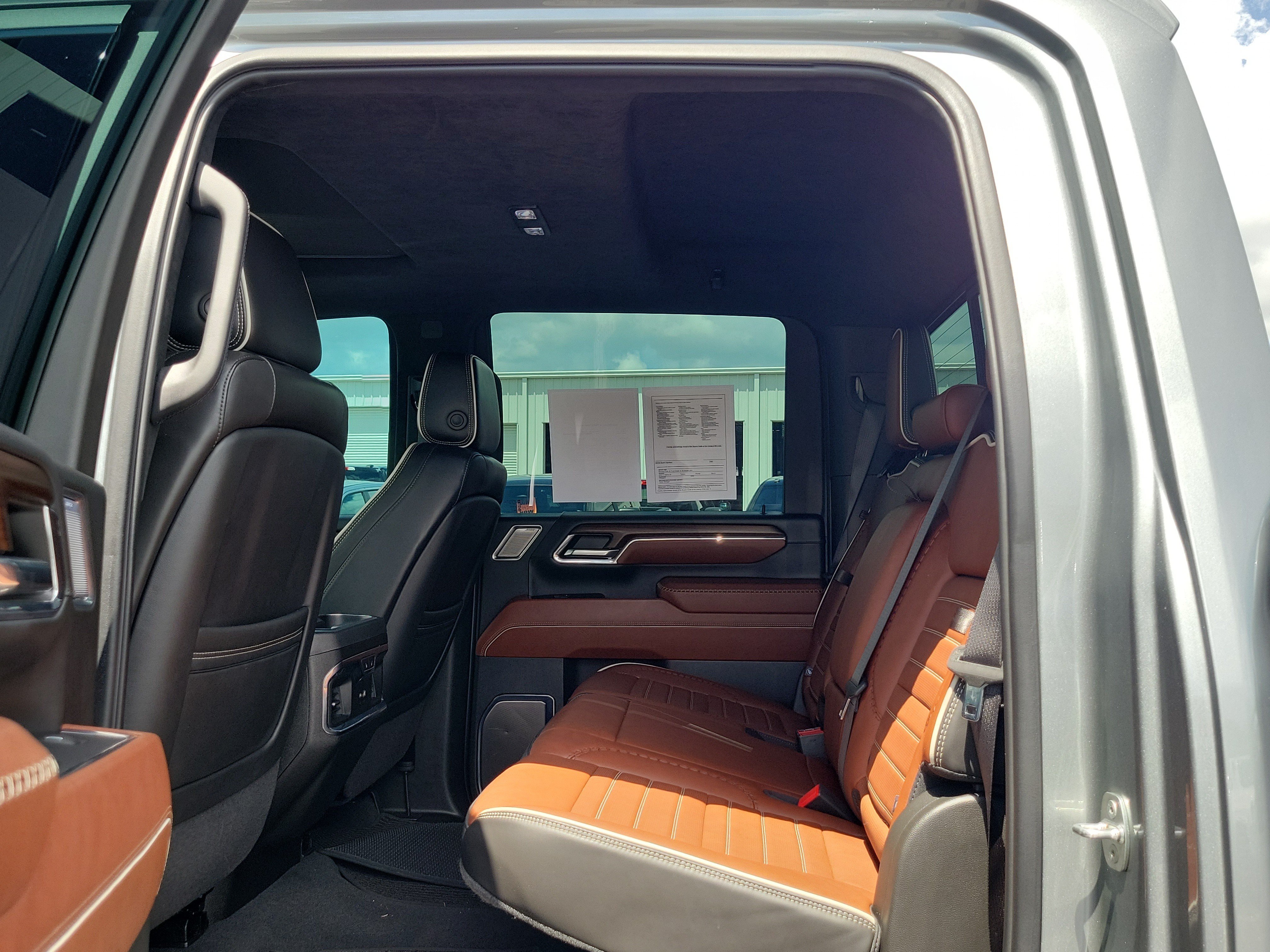 Used 2024 GMC Sierra 2500 Denali Ultimate AWD/4WD image 13