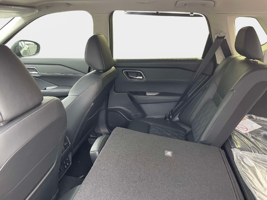 New 2026 Nissan Rogue Platinum w/ Platinum Premium Package AWD/4WD image 16