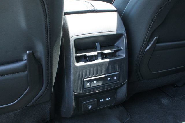 Used 2024 Jeep Wagoneer Launch Edition AWD/4WD image 36