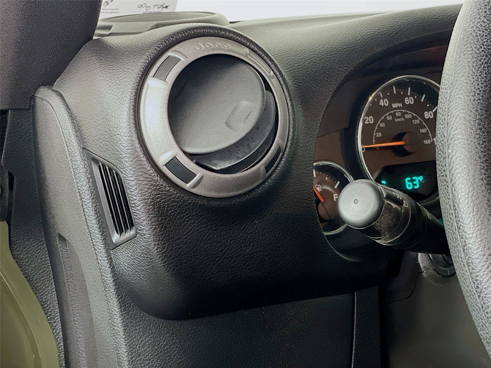 Used 2015 Jeep Wrangler Sport image 14