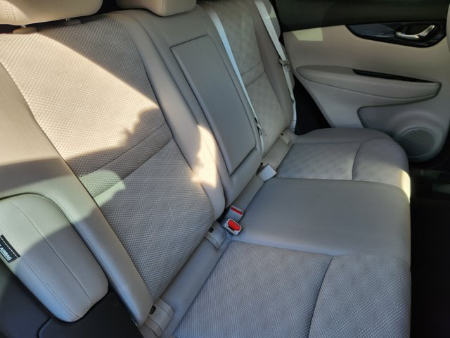Certified 2020 Nissan Rogue Sport SV w/ All-Weather Package FWD image 15