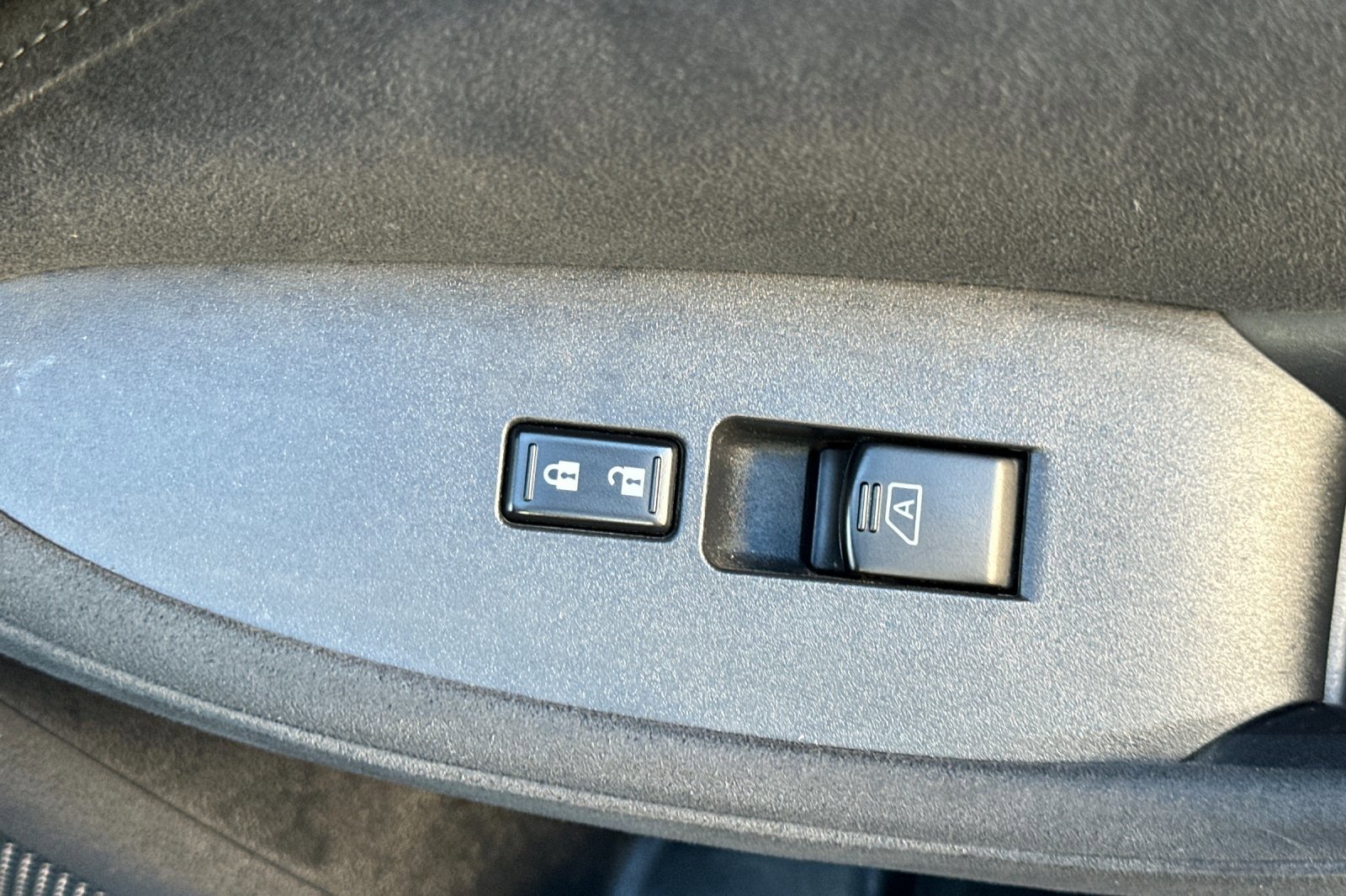 Used 2014 Nissan 370Z Touring w/ Sport Package image 21