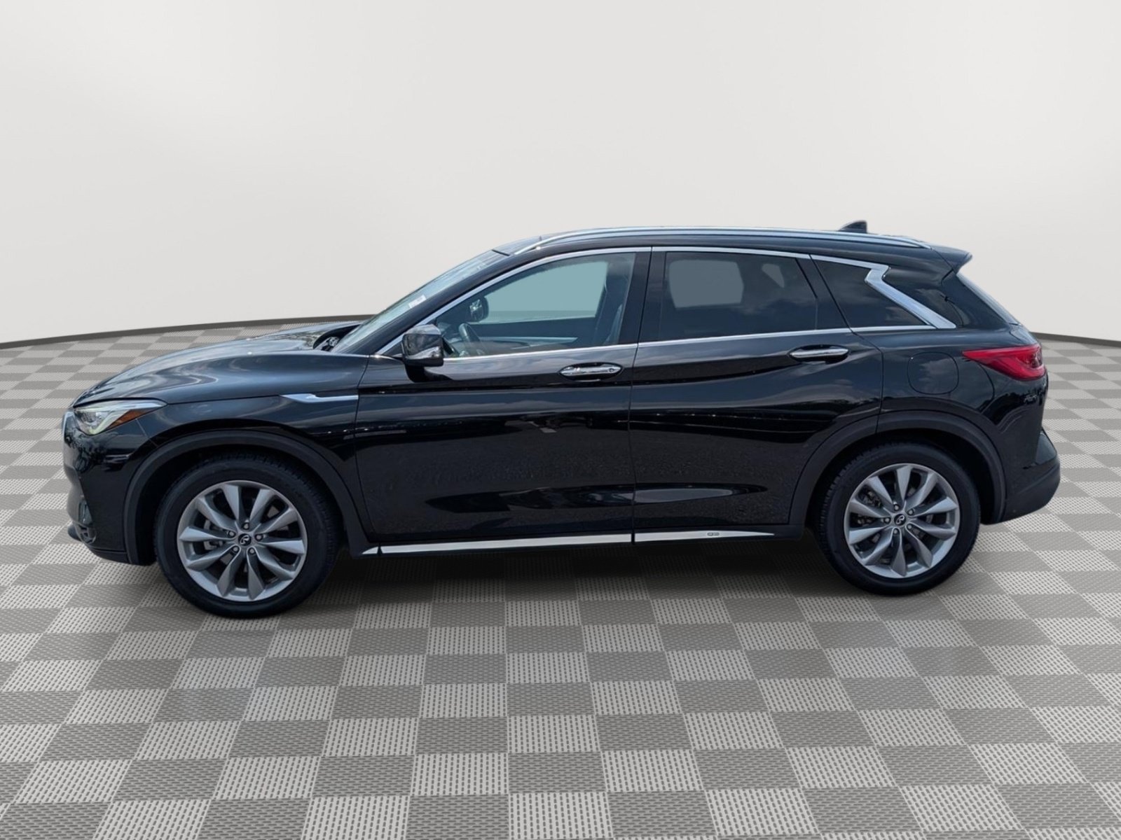 Used 2019 INFINITI QX50 Luxe AWD/4WD image 2