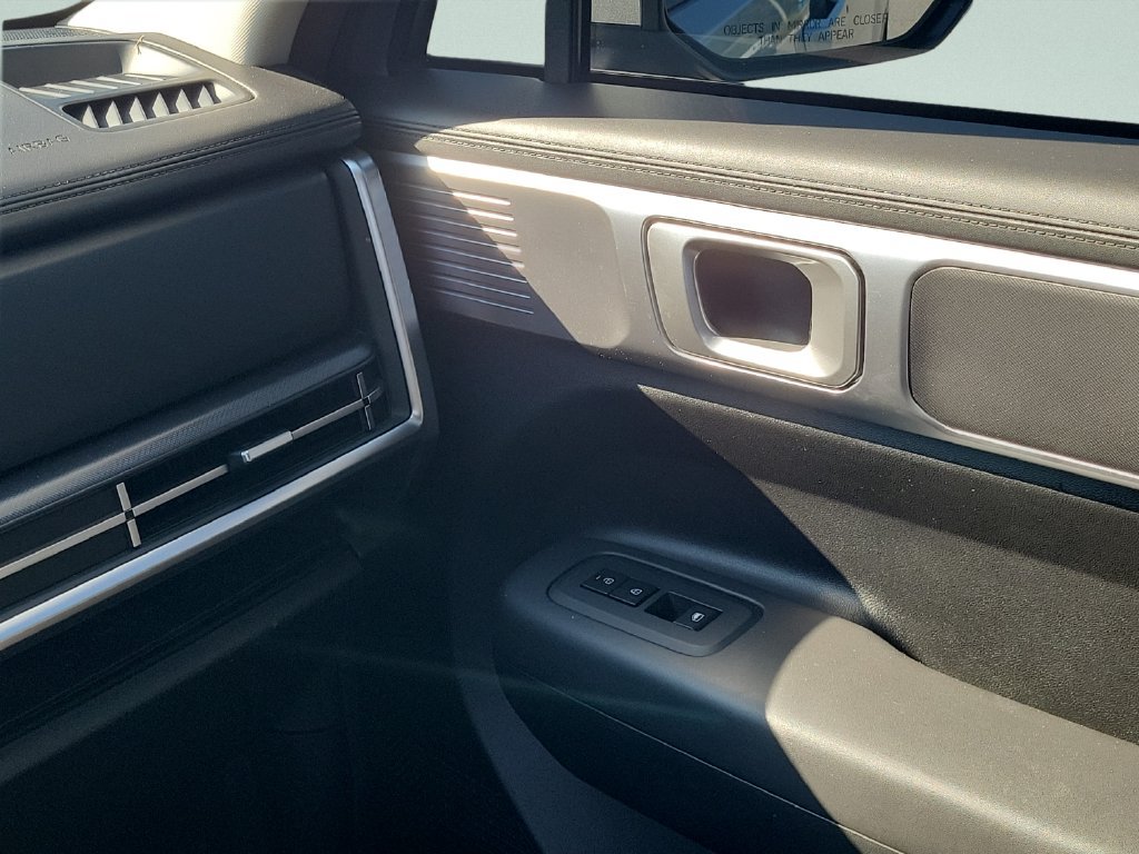 Used 2024 Hyundai Santa Fe SE FWD image 13