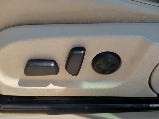 Used 2015 Volkswagen Eos Komfort FWD image 22