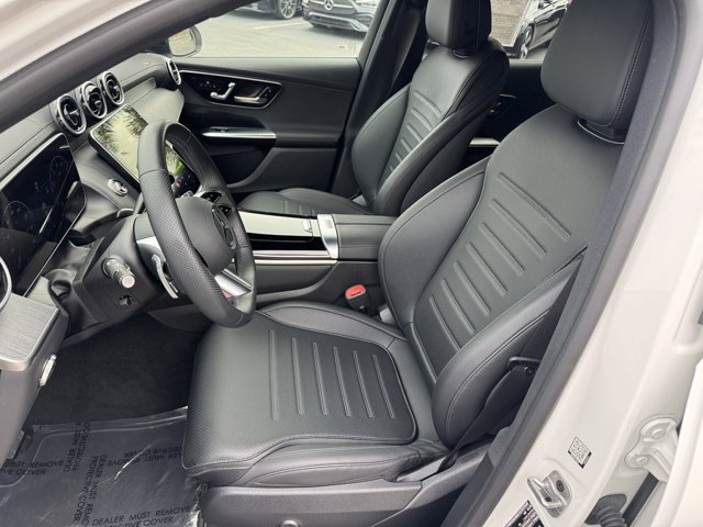 Used 2025 Mercedes-Benz GLC 300 4MATIC image 16
