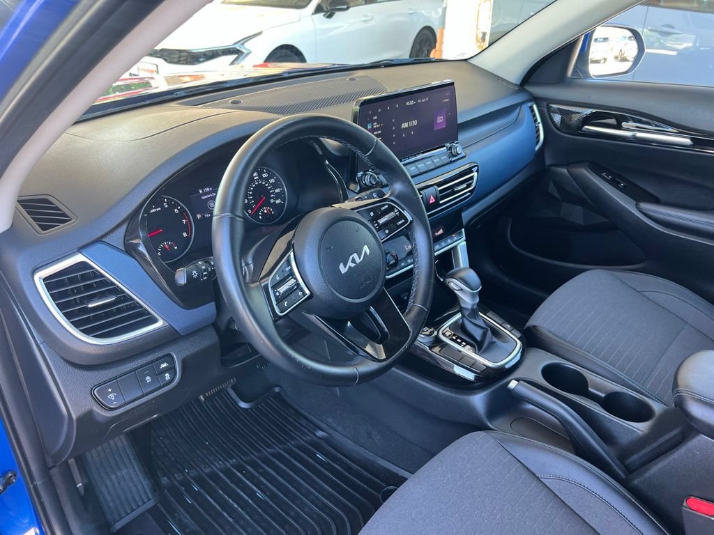 Certified 2023 Kia Seltos S w/ Navigation Package FWD image 6