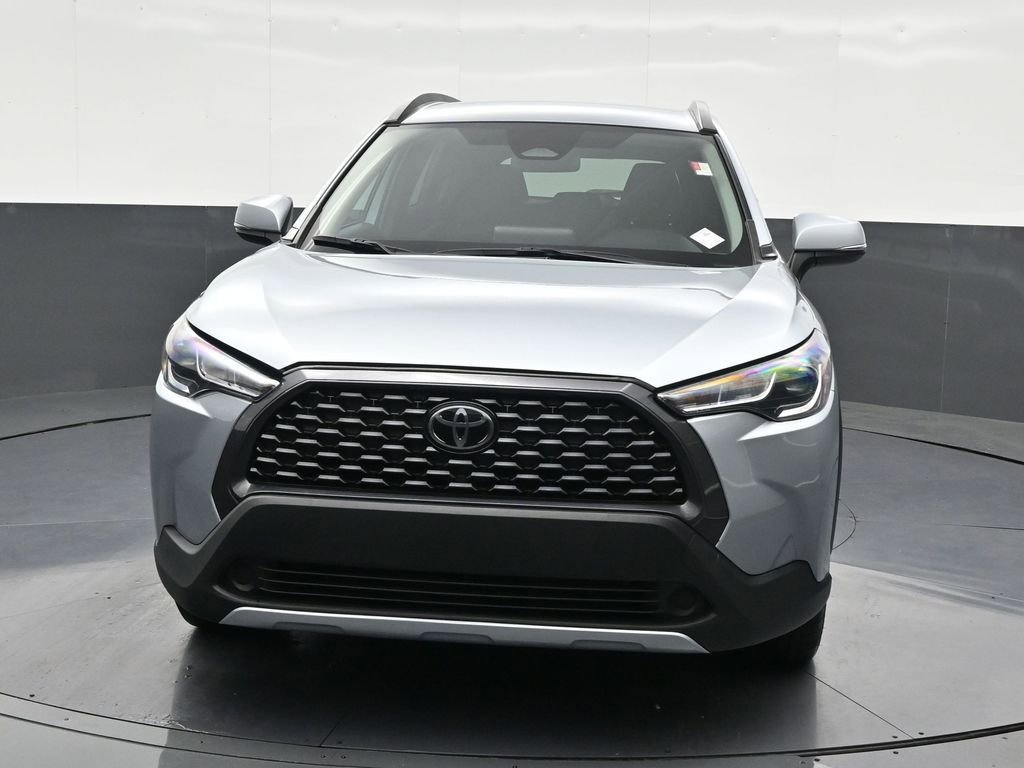 Used 2024 Toyota Corolla Cross LE image 9
